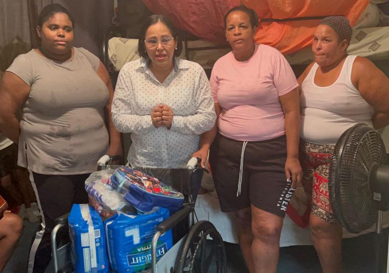Regidora del PRM va en auxilio de familia en Santo Domingo Oeste