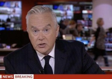 Presentadores de la BBC tienen que usar corbatas negra por grave estado de salud de la reina Isabel II