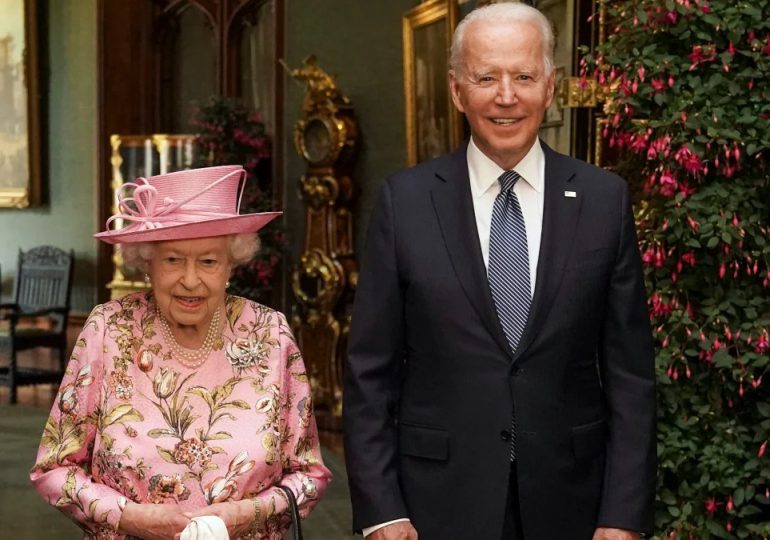 Una reina y 14 presidentes: la relación especial de Isabel II con EEUU