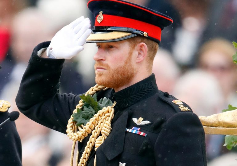El príncipe Enrique no podrá vestir uniforme militar en los honores a Isabel II