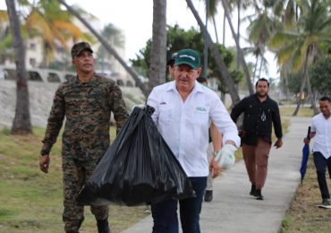 Realizan jornada de limpieza y siembra de árboles en avenida España y Las Américas