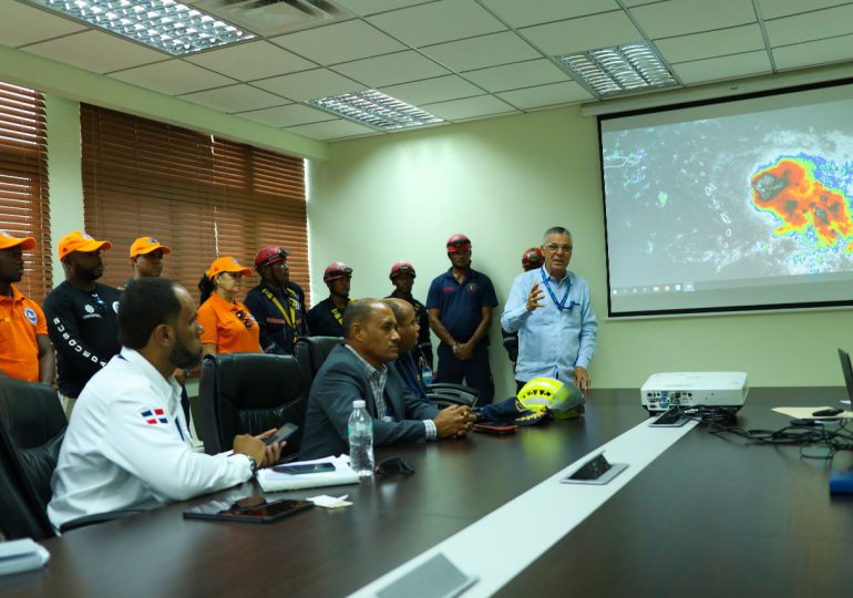 Ayuntamiento SDE activa Mesa de Prevención y Riesgo por paso de tormenta Fiona