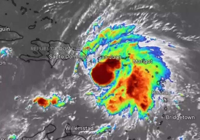 VIDEO| Tormenta Fiona se convierte en huracán