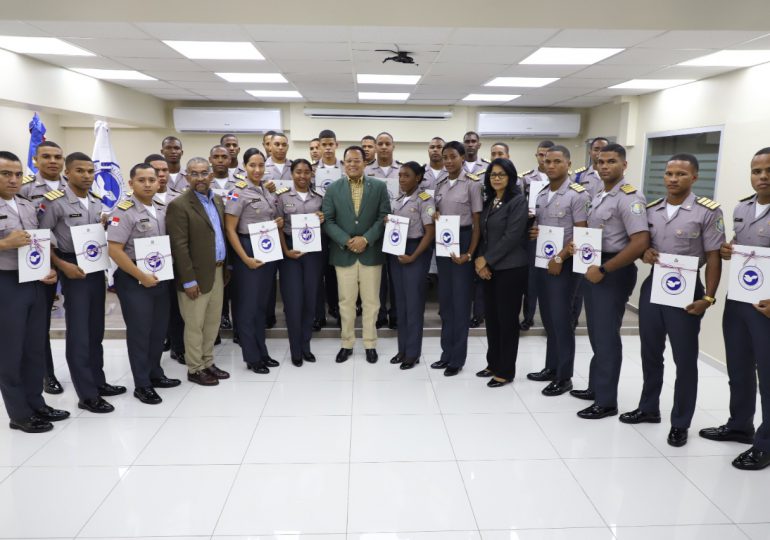 Consejo Nacional de Drogas certifica a cadetes de la Policía en prevención de drogodependencia