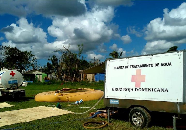 Cruz Roja potabiliza agua de ríos y abastece comunidades afectadas por huracán Fiona