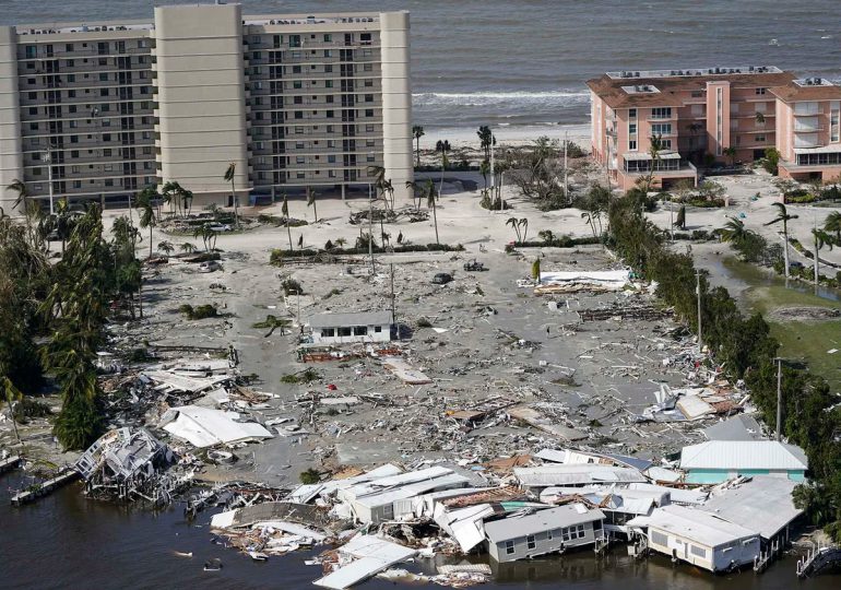 Florida devastada por el huracán Ian, que se dirige al sur de EEUU