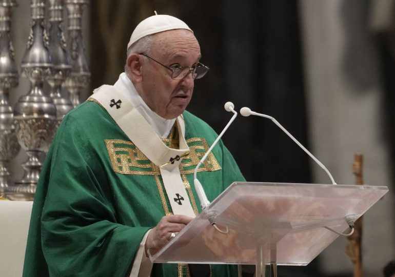 El papa Francisco se pronuncia sobre la moralidad de los suministros de armas