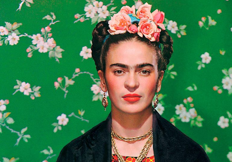 París revela la íntima conexión entre Frida Kahlo y la moda