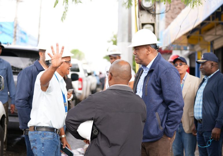 Ministro de Energía y Minas supervisa trabajos de rehabilitación de electricidad en región Este