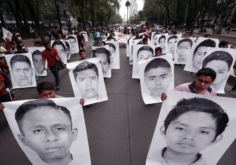 Detienen a general involucrado en desaparición de 43 estudiantes en México
