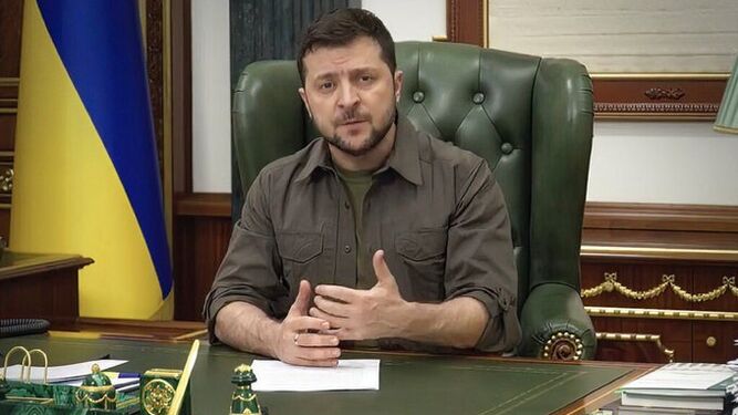Zelenski promete la "victoria" de Ucrania durante su visita a una región liberada de Járkov