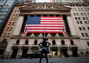 Wall Street cierra fuertemente a la baja, Dow Jones toca su nivel más bajo del año