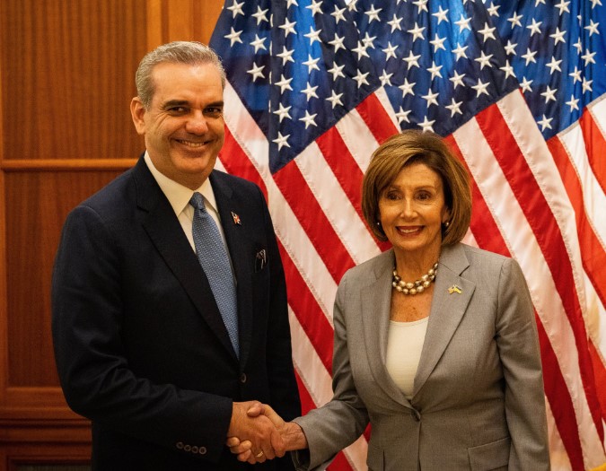 Nancy Pelosi dice "fue un honor dar la bienvenida al presidente Luis Abinader al Capitolio de EEUU"