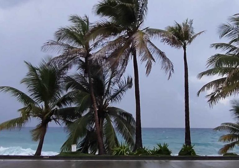 Petro advierte sobre posible amenaza de huracán en isla del caribe colombiano