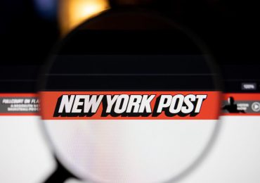 Hackean el New York Post y publican mensajes racistas e incitaciones a matar a Biden