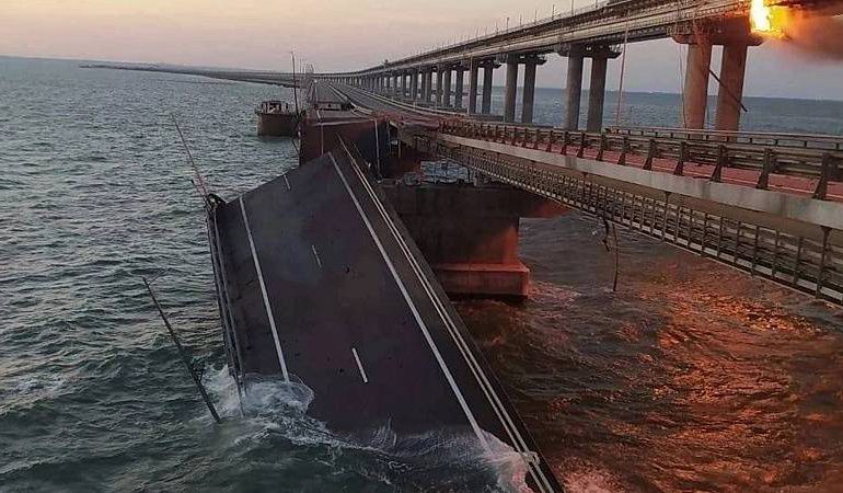Rusia ordena restaurar el puente de Crimea antes de julio de 2023