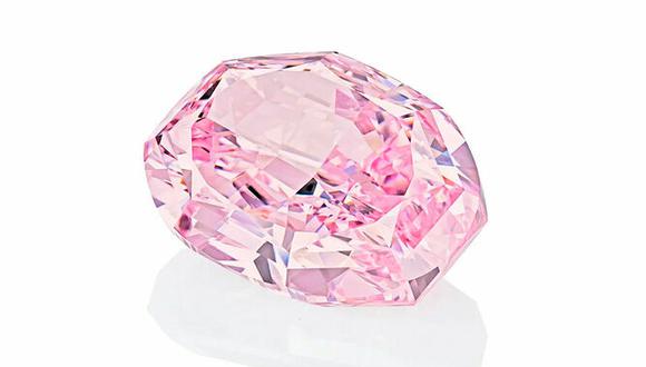 Un diamante rosa se vende por casi 58 millones de dólares en Hong Kong
