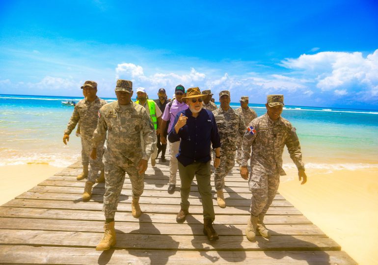 Medio Ambiente continúa labores de recuperación de la isla Saona tras el paso de Fiona