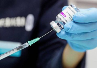 Estudio confirma mayor riesgo de trombosis con vacuna anticovid de AstraZeneca