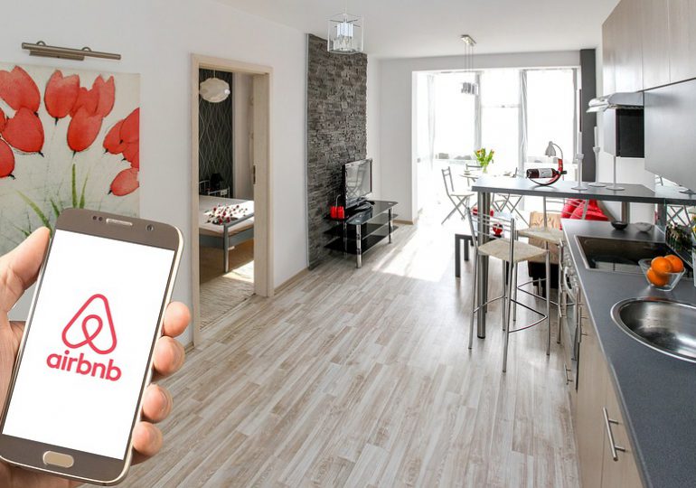 Airbnb no sólo pagará impuestos, sus operaciones también serán reguladas