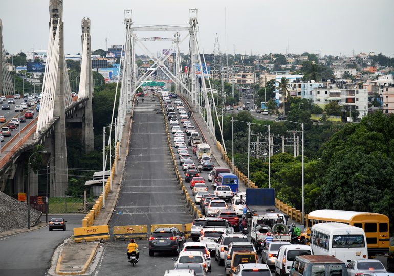 MOPC ordena ampliar horario de trabajos en el cambio de juntas del puente Duarte