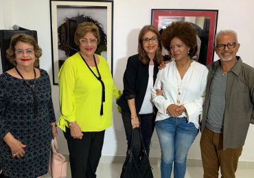 Presentan la exposición “Síndrome selfie”