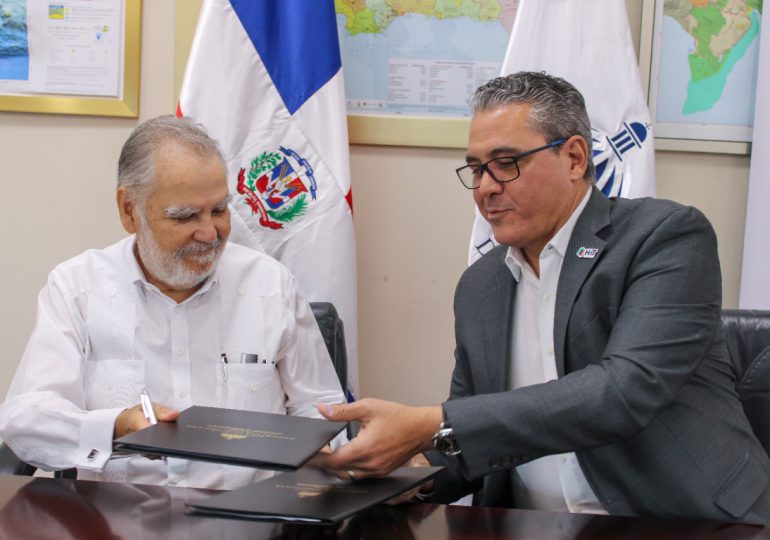 Medio Ambiente y Haina International Terminals firman acuerdo para la protección y conservación de tortugas marinas