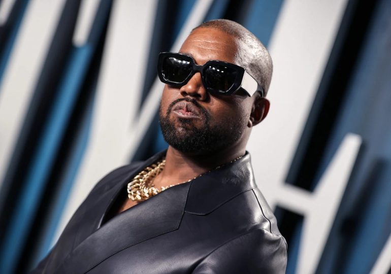 El rapero Kanye West quiere comprar la red social Parler