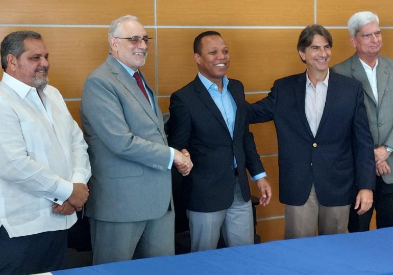 Edesur firma acuerdo con Licey y Escogido; crea circuitos para estadio Quisqueya Juan Marichal