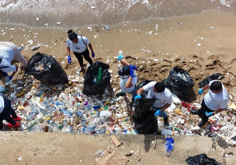 SNS realiza jornada de limpieza en Güibia