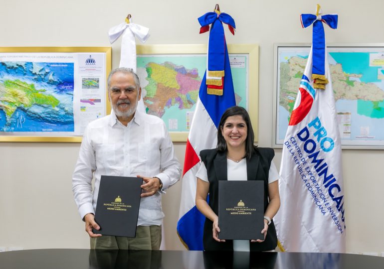 ProDominicana y Medio Ambiente firman acuerdo para implementación del programa Burocracia Cero