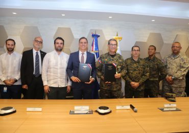 Ministerio de Defensa y Farmaconal firman acuerdo de facilidades económicas a militares para cirugías