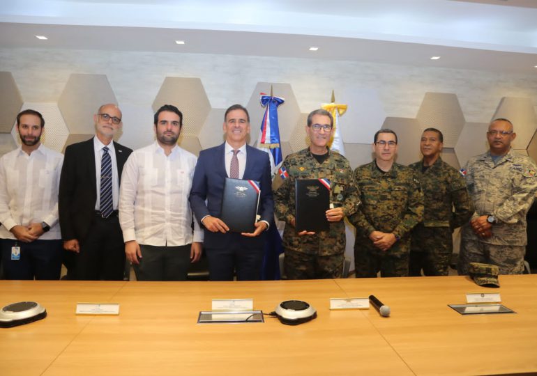 Ministerio de Defensa y Farmaconal firman acuerdo de facilidades económicas a militares para cirugías