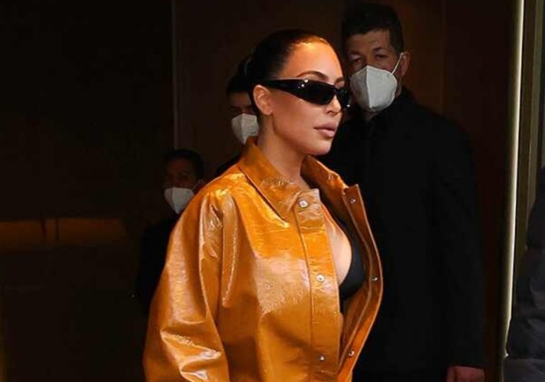 Kim Kardashian revela Kanye West le hace duras críticas a su ropa