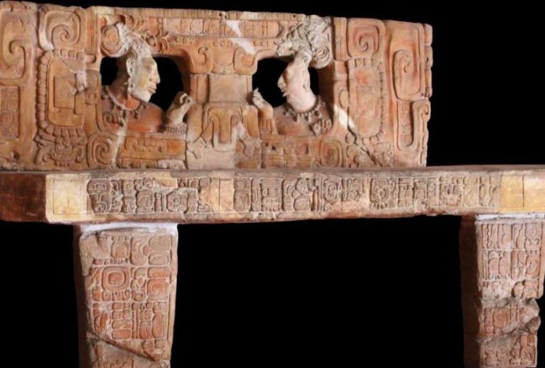 Grupos indígenas de Guatemala exigen retorno de piezas mayas enviadas al MET ﻿