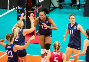 Estados Unidos se impone ante Reinas del Caribe en Mundial Voleibol