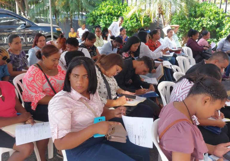 Ministerio de Trabajo realiza jornada de empleo en Santo Domingo Norte