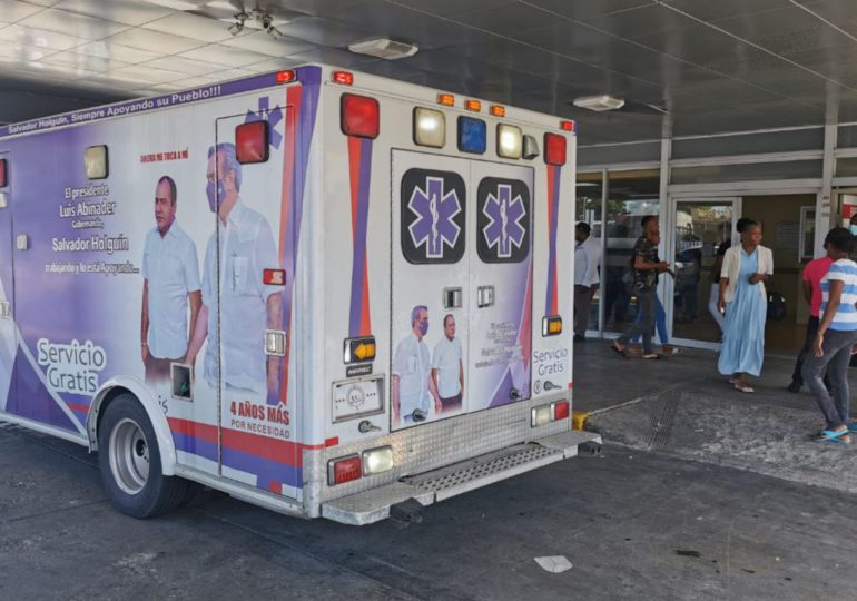 Salvador Holguín pone a disposición de Dajabón dos ambulancias