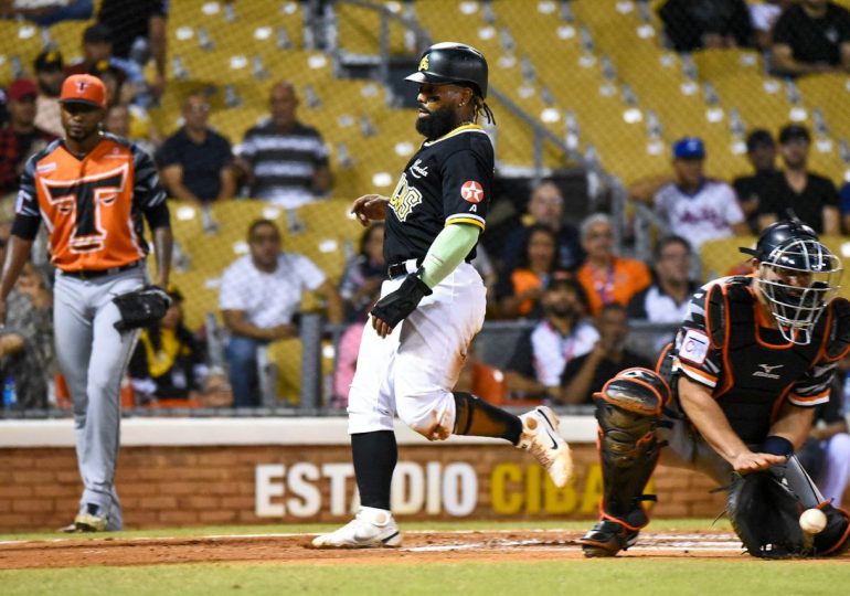 Águilas vencen a los Toros; están solas en primer lugar