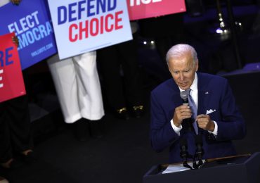 Biden promete consagrar derecho a aborto si demócratas ganan elecciones