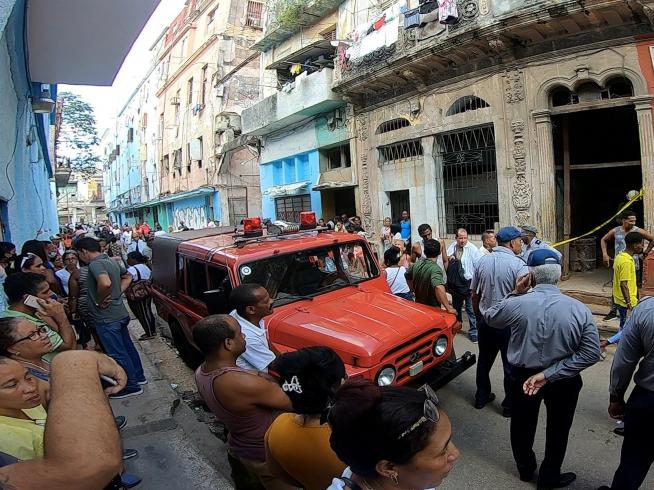 Fallece una menor tras  derrumbe de un edificio en La Habana, Cuba