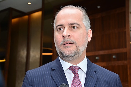Superintendente de Bancos se rehúsa hablar sobre deuda de Mantequilla con sus clientes