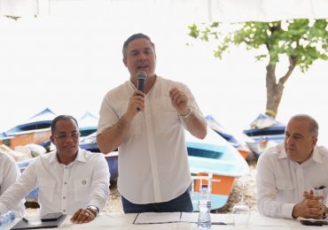 Director de Autoridad Portuaria da primer palazo para construcción de muelles pesqueros en Cabrera y Río San Juan