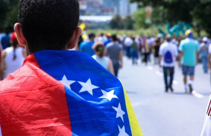 Venezolanos irrumpen en calles de Managua rumbo a Estados Unidos