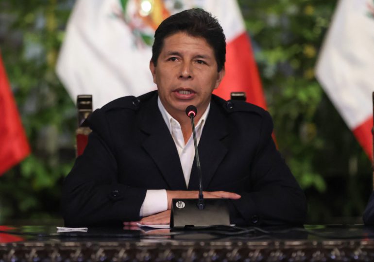 Presidente de Perú acusa a la fiscalía de ser parte de "un golpe de Estado"