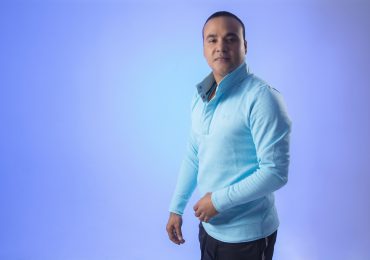 Zacarías Ferreira se convierte en el primer exponente de la bachata dominicano en lograr Disco de Diamante