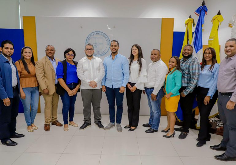 Ministerio de la Juventud y FEDA apoyan a jóvenes para estudiar en Costa Rica
