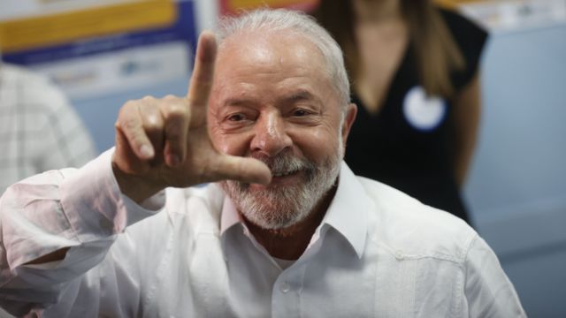 Lula realiza control médico de rutina, con resultados "normales"