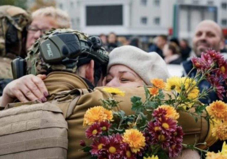 Zelenski acusa a las tropas rusas de cometer "atrocidades" en Jersón, liberada por Kiev