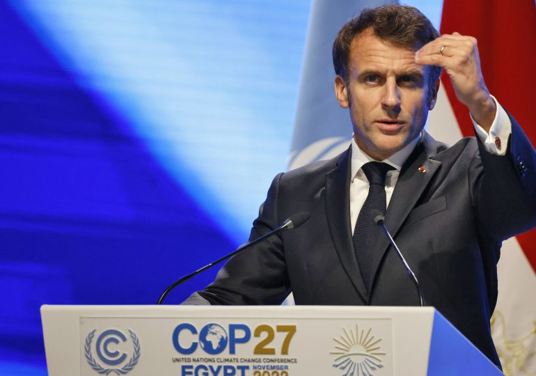 Macron pide a "los países ricos no europeos" que "paguen su parte" en el combate climático